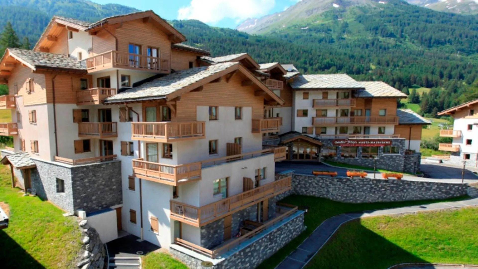 Duplex 10 Pers Au Pied Des Pistes Avec Parking, Balcon Et Wifi A Val Cenis - Fr-1-508-25 Apartment Lanslevillard